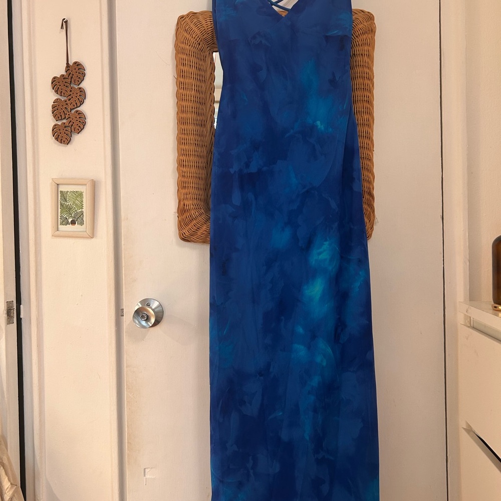 Blue Sleeveless V-Neck Sheath Maxi Dress